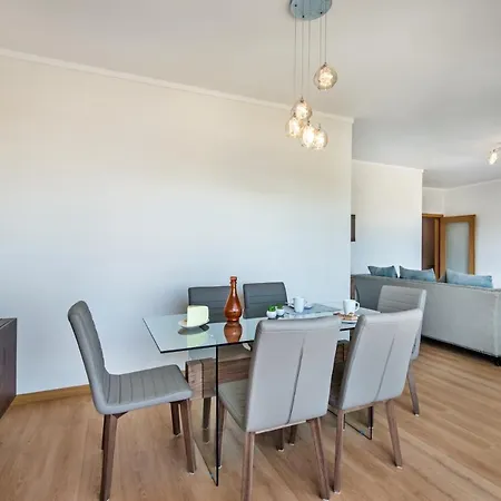 Sunset Olhao- Modern 3 Bed Luxury With Rooftop Pool Апартаменты *