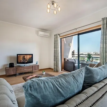 Sunset Olhao- Modern 3 Bed Luxury With Rooftop Pool Apartmán