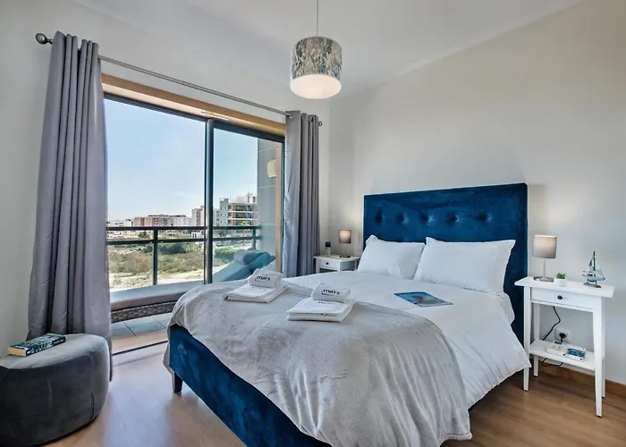 Sunset Olhao- Modern 3 Bed Luxury With Rooftop Pool * Olhão